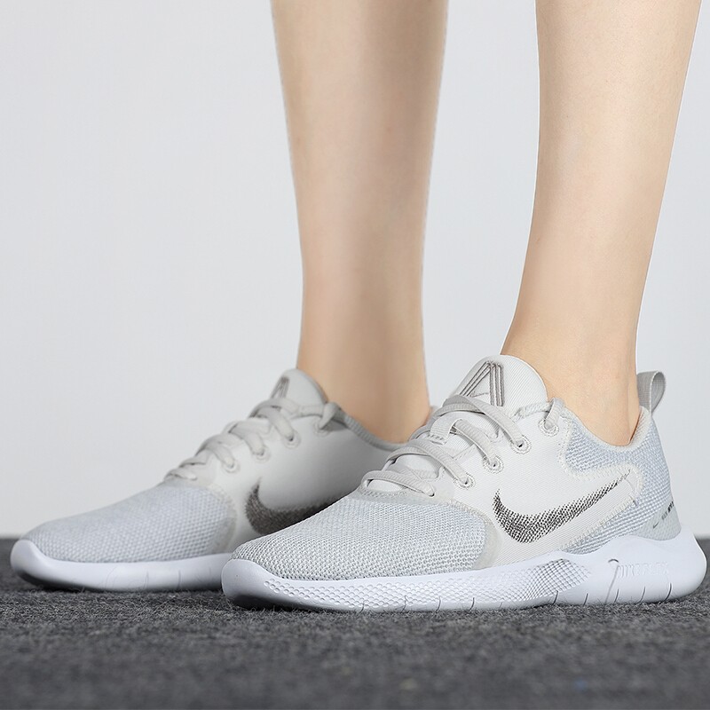 耐克(nike)女鞋秋季慢跑鞋赤足系列轻便缓震时尚运动跑步鞋 631050