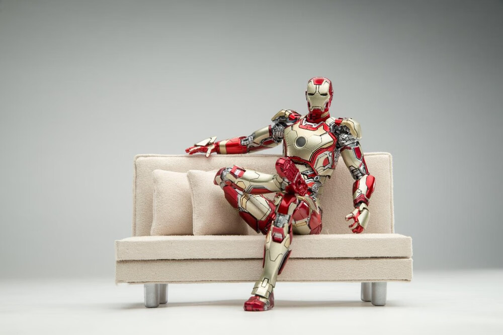 钢铁侠模型1/12超合金属cs mk43 mk42 mk7可动发光兵人模型 comicave