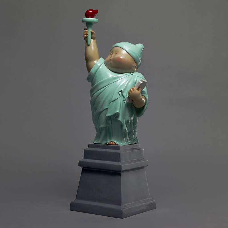 稀奇艺术瞿广慈作品限量版雕塑摆件自由男神设计师版
