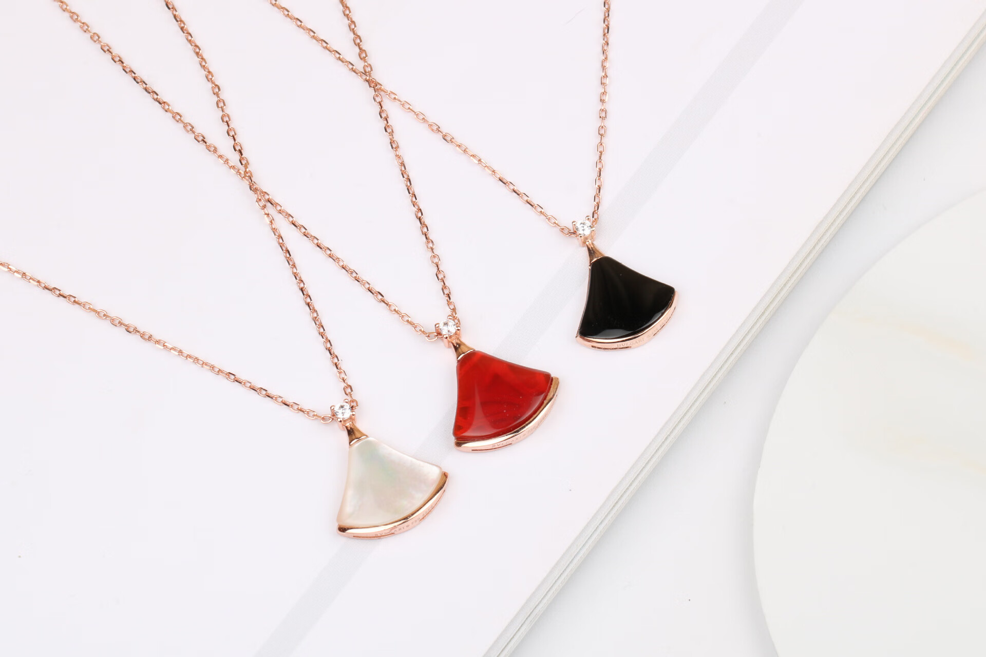 turbosun扇子扇形小裙子项链女s925银镶合成立方氧化锆白贝裙摆锁骨链