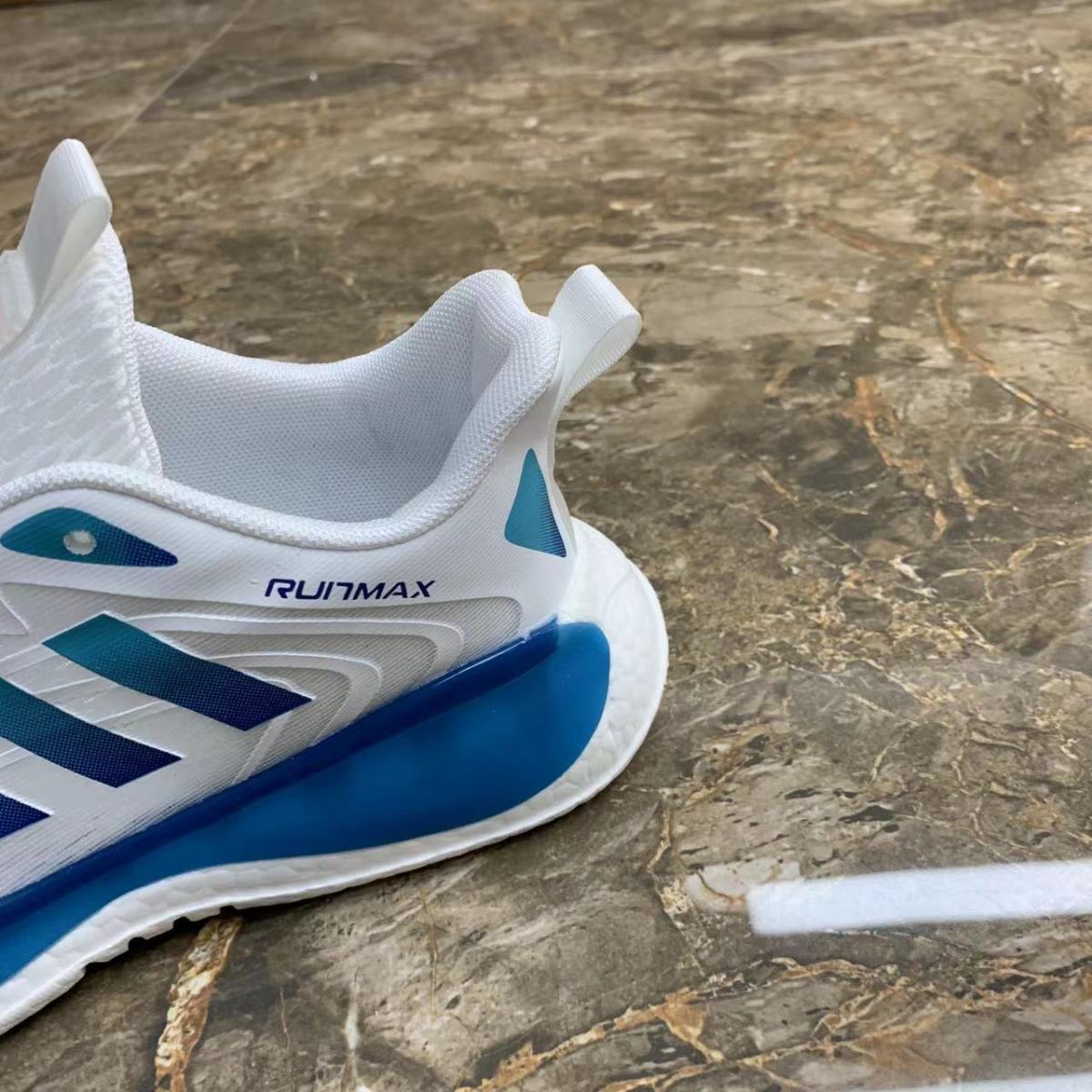 vir运动鞋男春秋超软鞋子新款男士弹力运动鞋高档休闲鞋透气跑步防臭