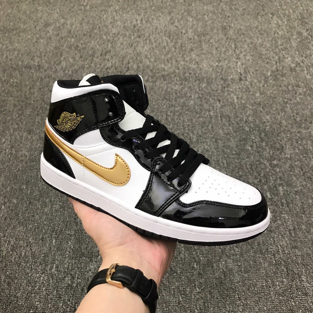 【官方旗舰】【头层皮】air aj1 mid 小黑金男女同款潮流篮球鞋852542