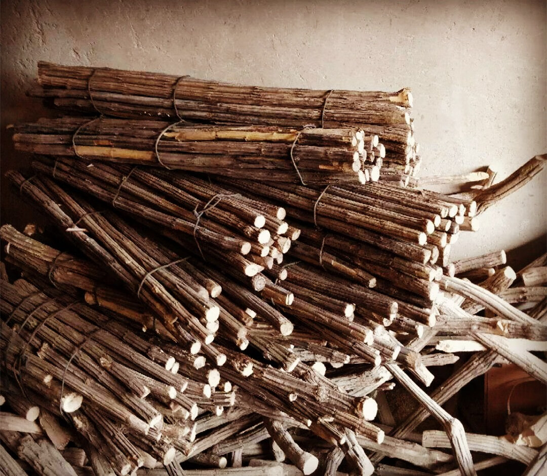 降龙木原木棍五台山高寒地带降龙木六道木原木鞭杆太极棍原木拐杖sn