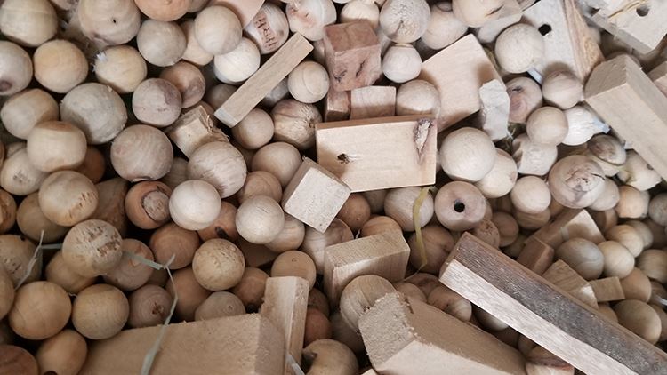 香樟木边角料 樟木条香樟木余料 边角料 铺地板用防虫防蛀 拍一份是