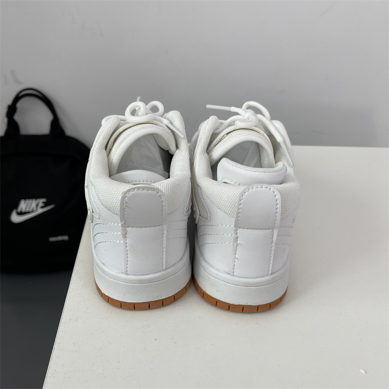 男秋冬季2022新款学生板鞋男潮流百搭情侣休闲小白鞋秋冬季低帮白胶鞋