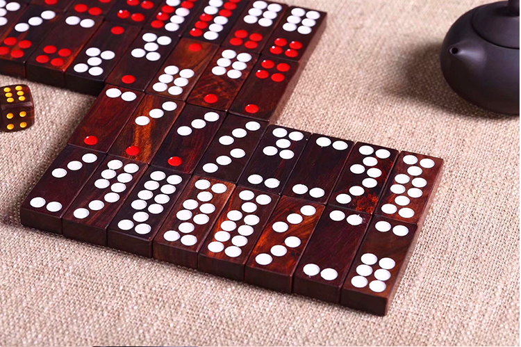 老挝牌九牌骨牌天九木雕家用商务送礼锦盒棋牌32张牌九