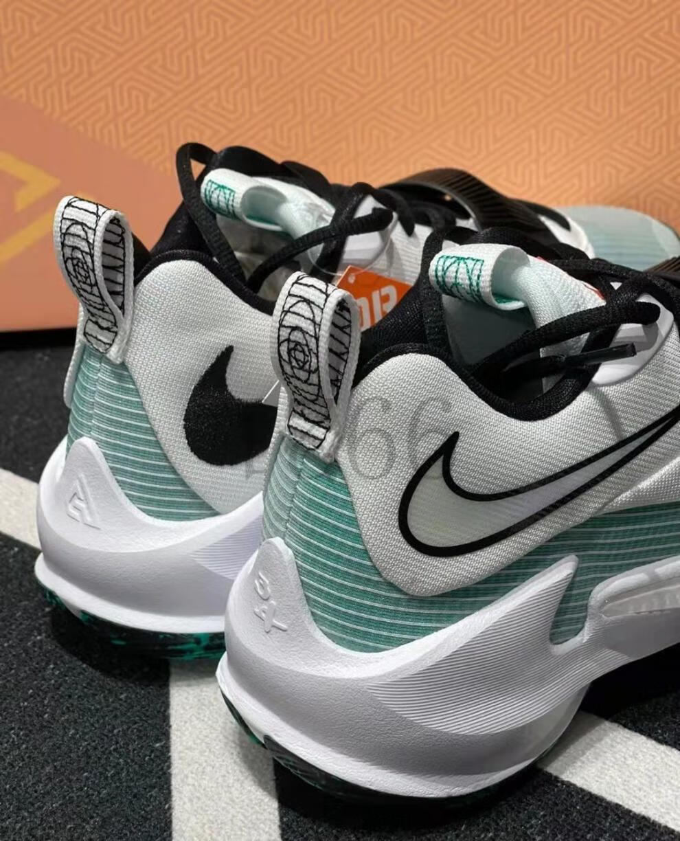 【官方旗舰店】字母哥3代篮球鞋男子低帮zoom气垫蓝色黑白绿耐磨有声