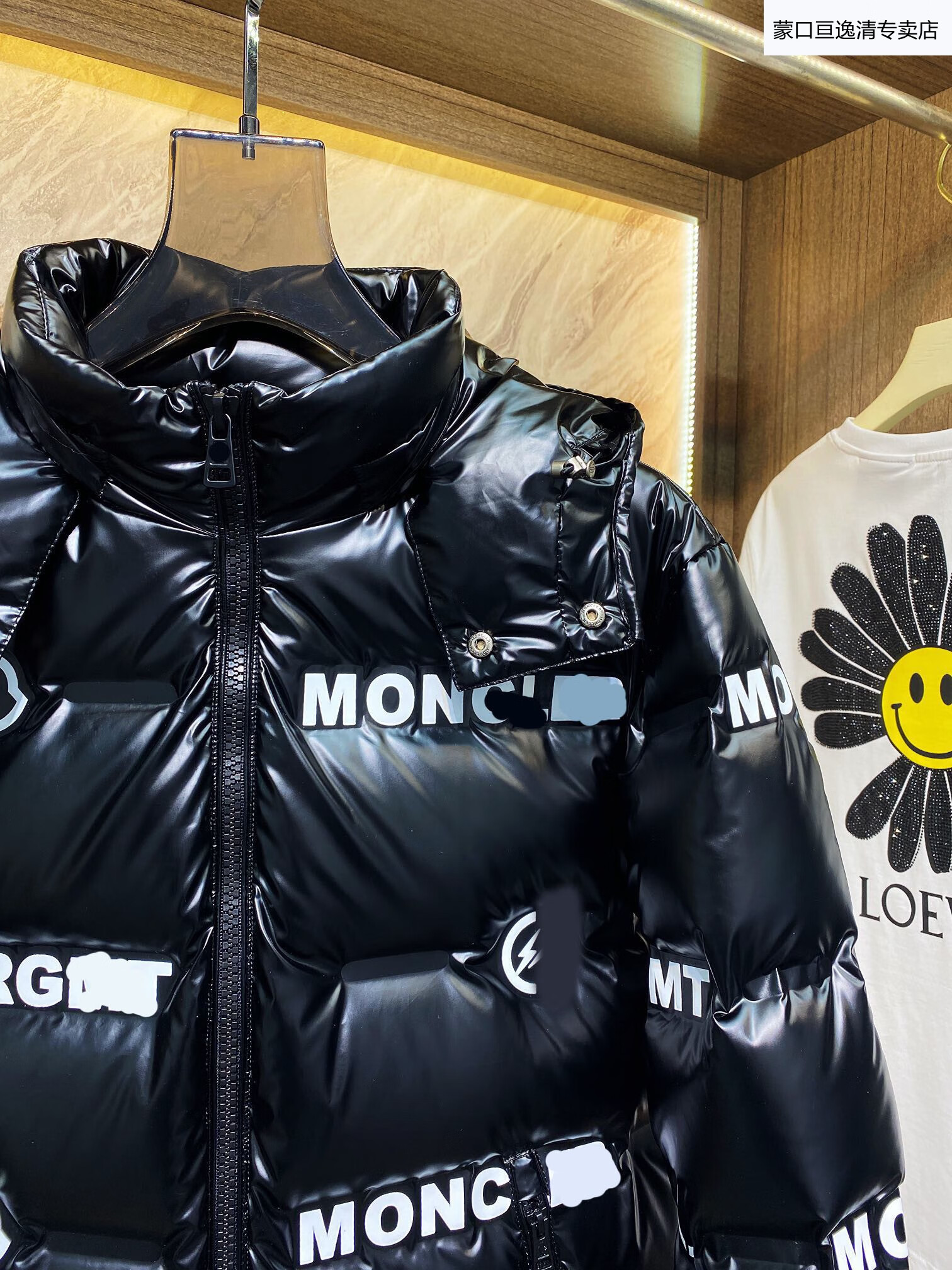 蒙口高端轻奢男装冬季联名款字母闪电印花情侣立领连帽羽绒服黑色4