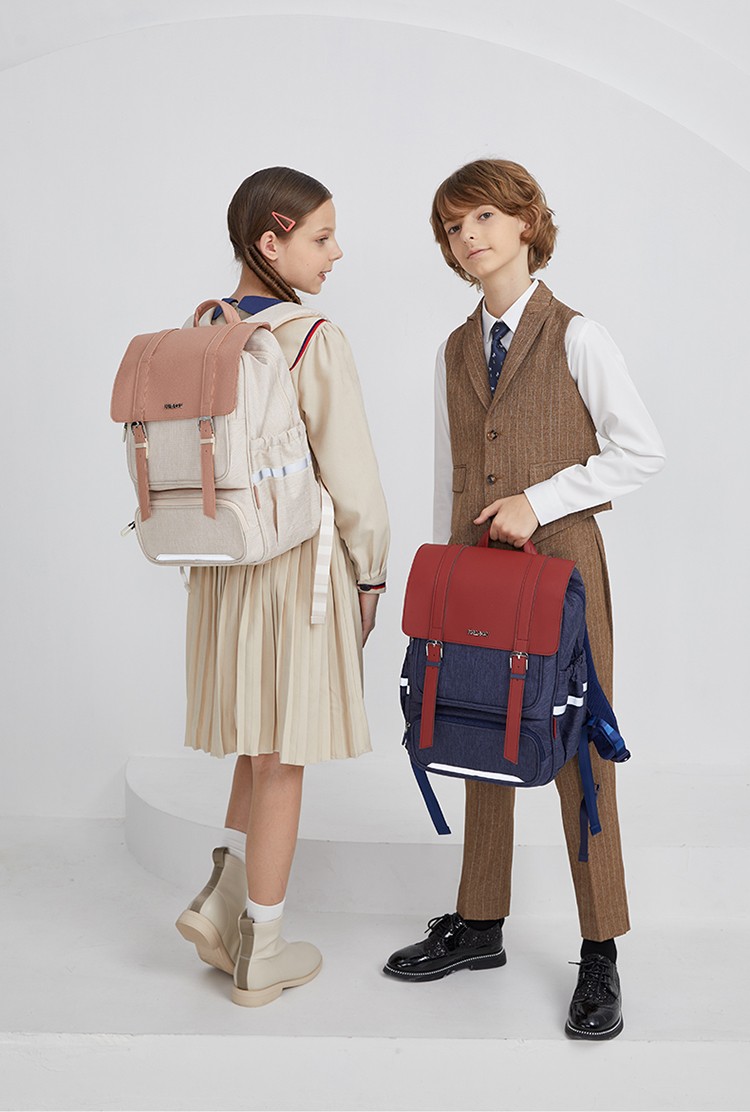 卡拉羊中学生书包男女初中生翻盖防下坠立体方包抑菌高年级减负双肩