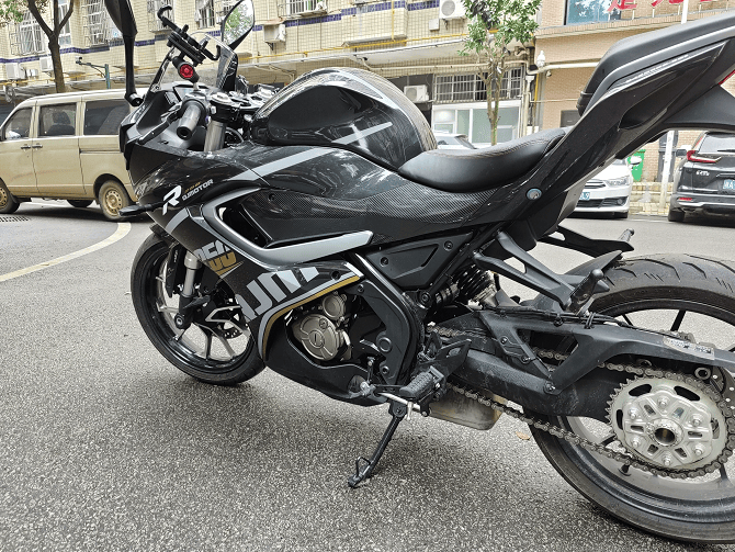 适用于赛250版画贴花贴纸车身防水防刮钱江qjmoto车贴 万宝路【图片