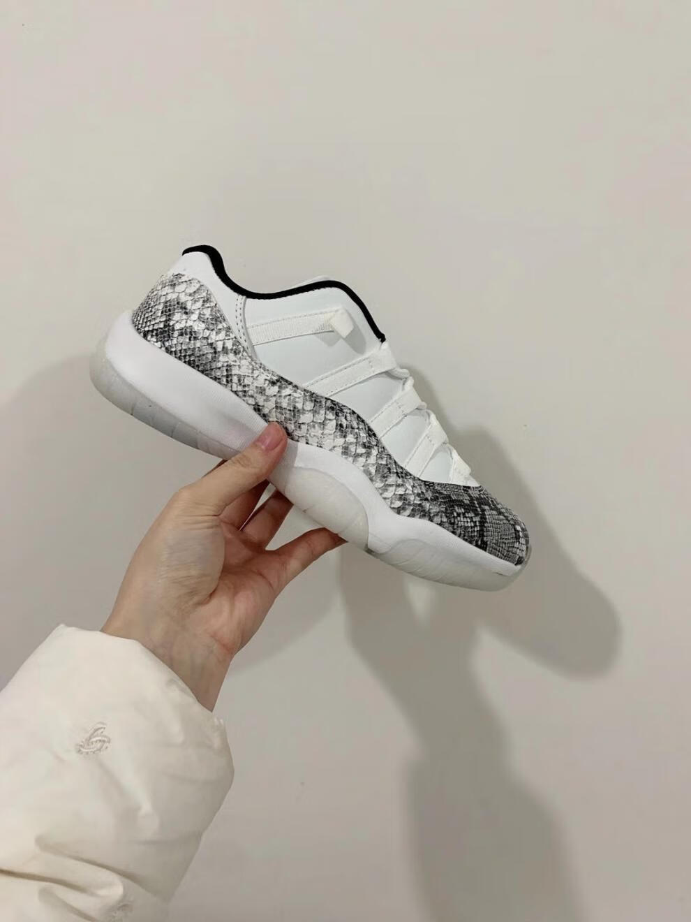 【官方旗舰】特价捡漏aj11康扣低帮秋季实战防滑篮球鞋白蛇纹休闲运动