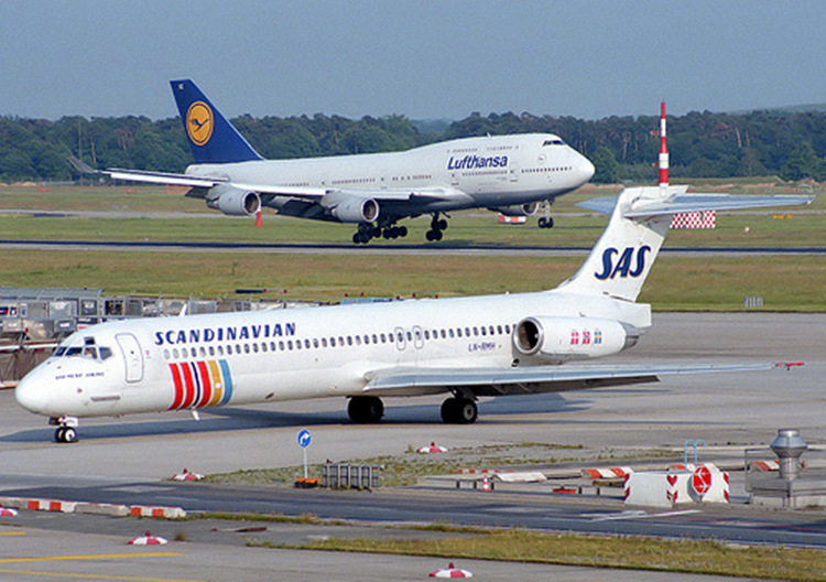 麦道md81航空飞机模型1:500民航客机北欧航空合金飞机航模玩具摆设 模