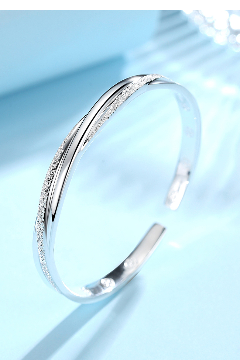 9999手镯女士年轻款足2021年轻款镯子七夕节日礼物送女友妈妈幸福环绕