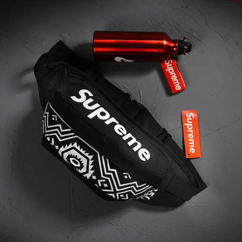 supreme斜挎包男运动骑行挎包旅行包单肩包潮牌胸包女腰包黑色白字