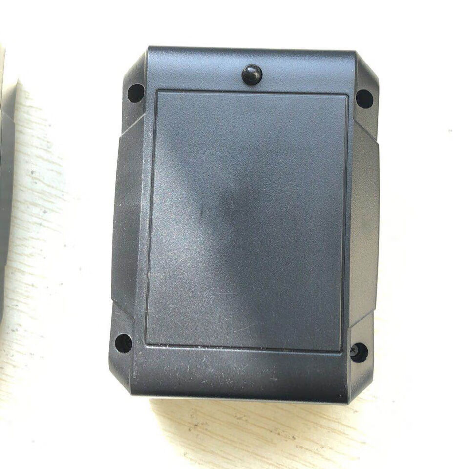 途强定位器汽车小型走失追踪仪车载防偷盗汽车定位器 gt03c续航15天