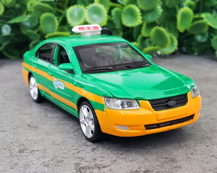 汽车模型仿真金属车回力声光儿童玩具车送人生日礼物玩具 凯美瑞出租