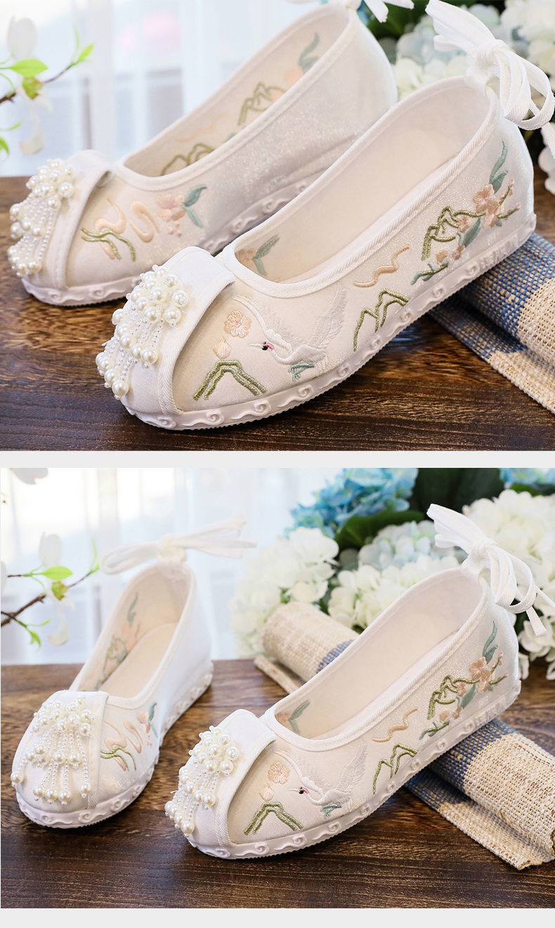中式宫廷工艺布鞋古风汉服鞋宫锁珠帘缀珠流苏绣花布鞋秀禾婚鞋有仙