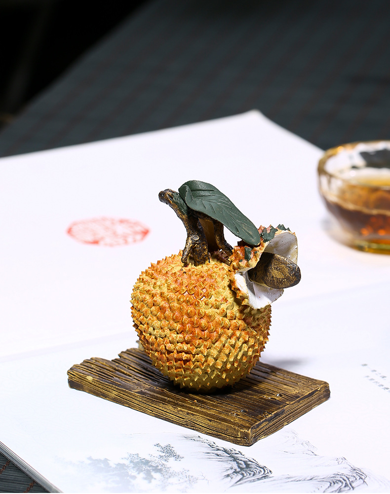 紫砂荔枝茶宠一本万荔纯手工雕塑摆件功夫具装饰