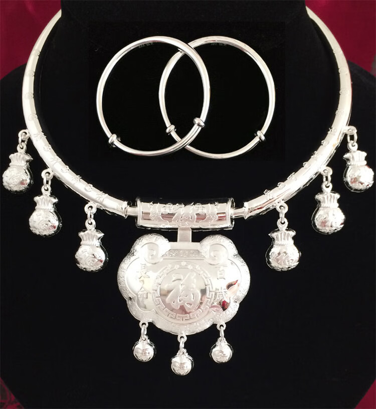 宝宝银项圈999银小孩生肖牛长命锁带福袋儿童铃铛婴幸福快乐猪套装