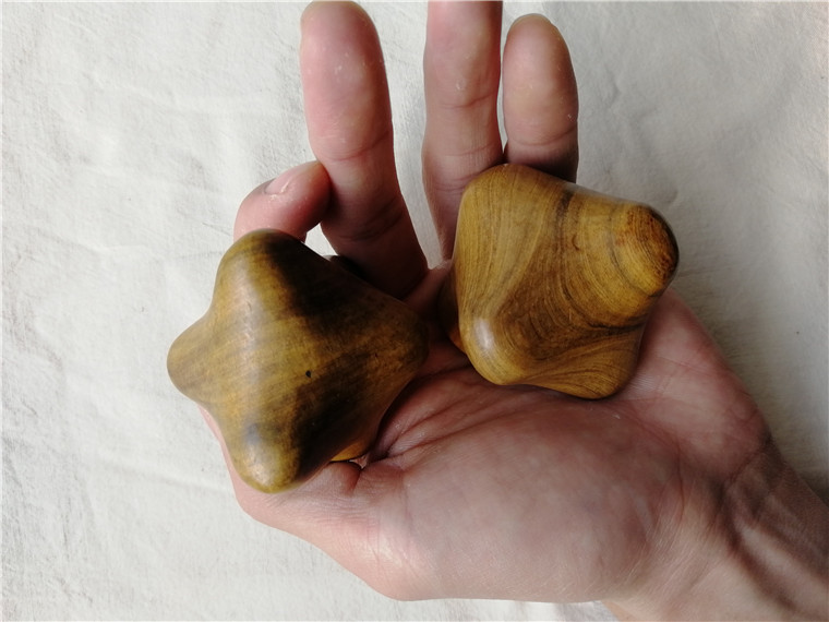 花椒木把玩锻炼手指健身球花椒木按摩球活动手指花梨木球一对花椒木