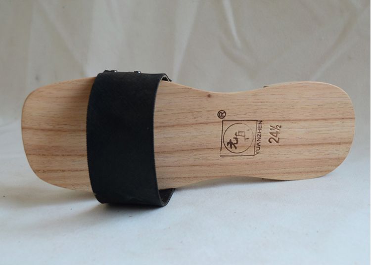 日系复古休闲舒适清凉木板拖鞋男静音中国风木鞋传统工艺木头拖鞋广西