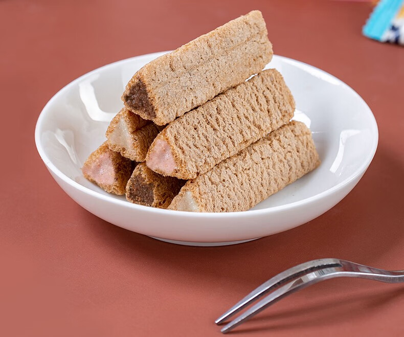 熔岩三角酥金字塔巧克力牛奶味夹心饼干下午茶小点心网红休闲膨化零食