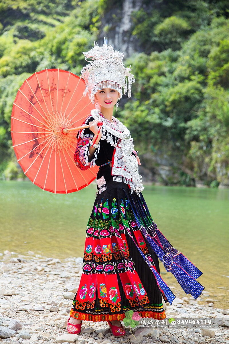 少数民族服装女设计感贵州少数民族风服装女新款苗族盛装礼服新娘敬酒
