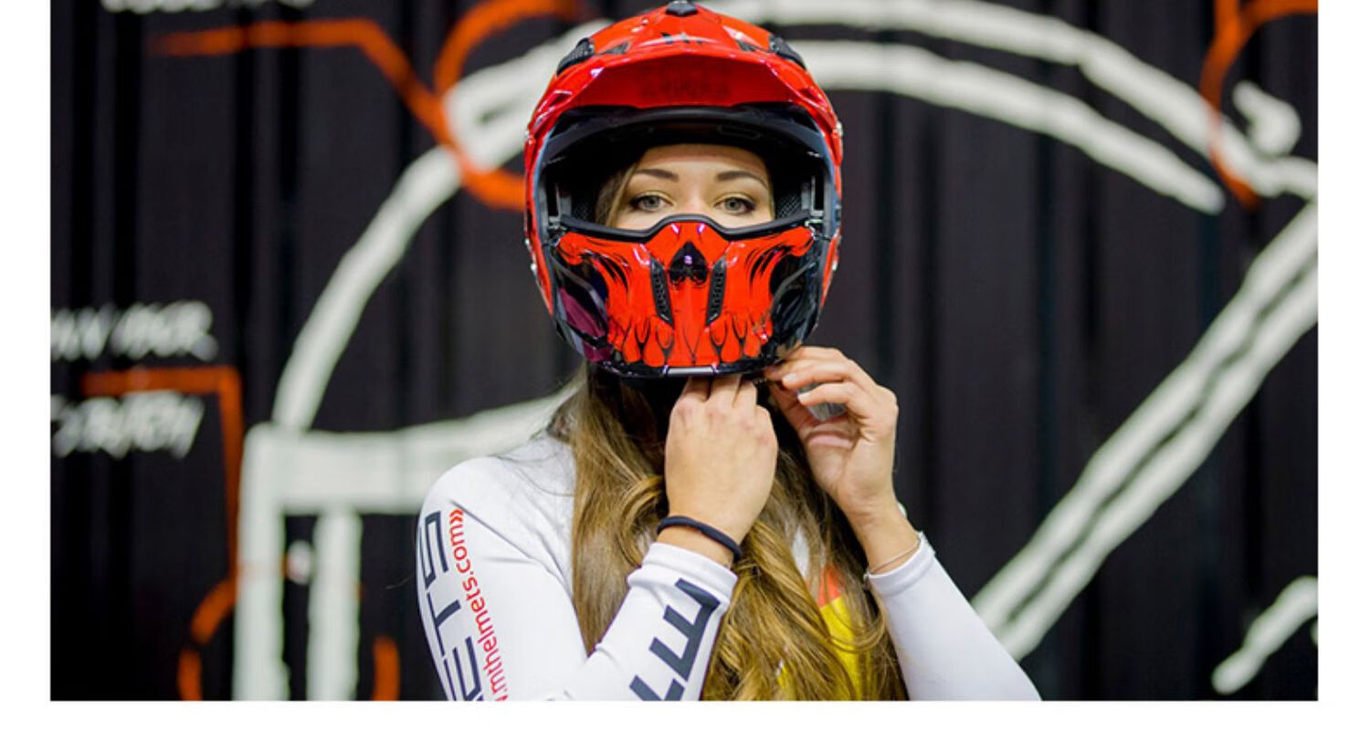 西班牙mt街霸摩托车头盔个性酷拉力全盔四季组合哈雷机车越野半盔