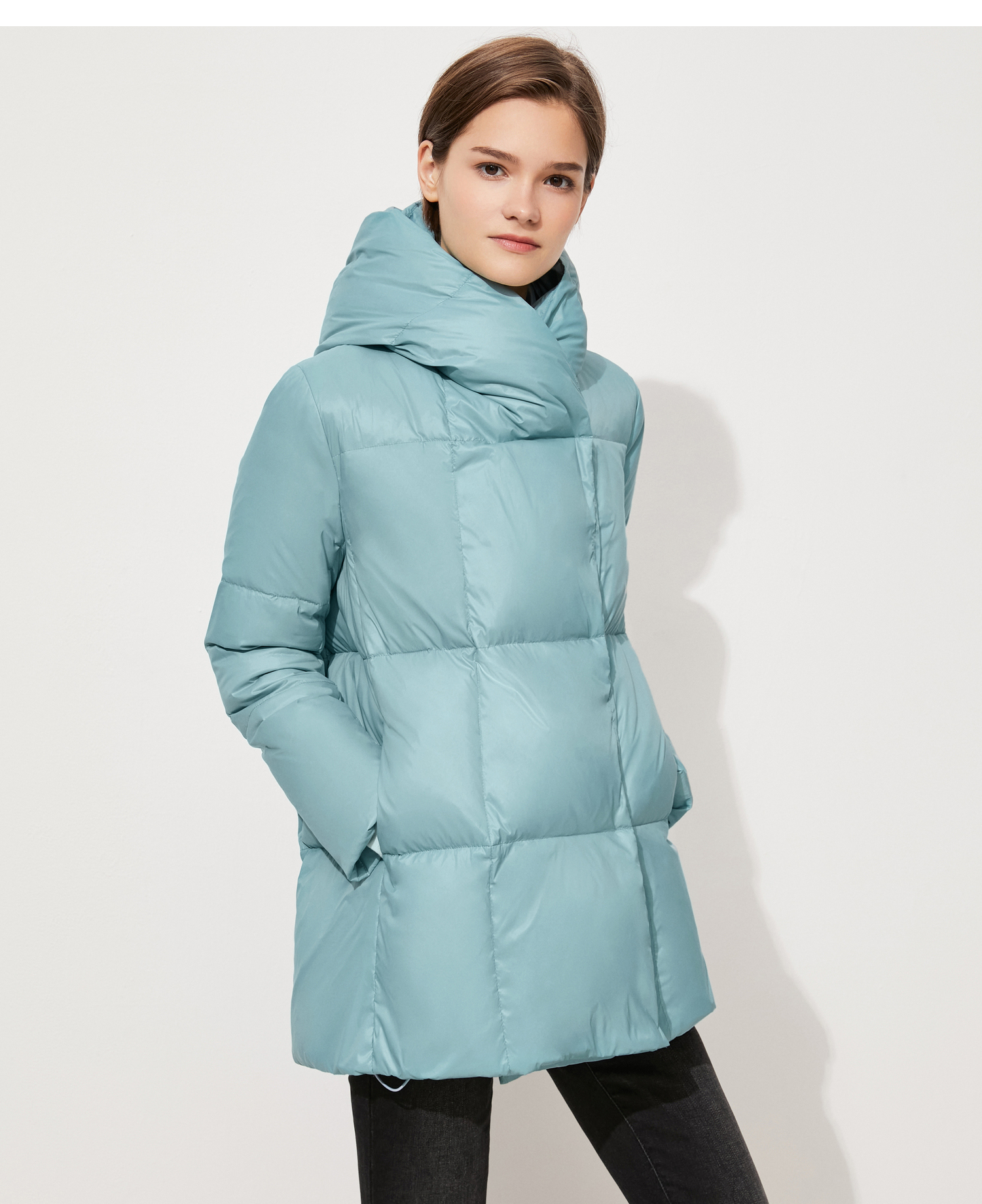 amii2021冬新款时尚温暖连帽磁扣90白鸭绒羽绒服女宽松面包服上衣 暴