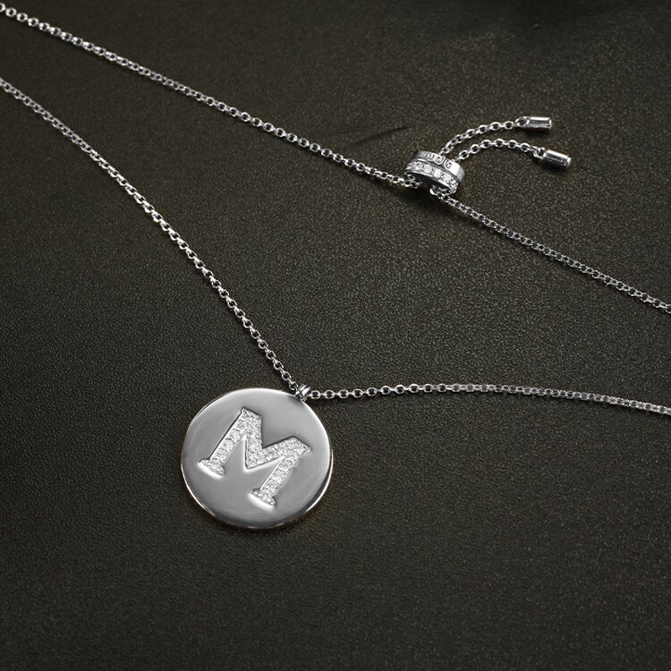 apmmonaco时尚个性圆牌银色字母项链女士锁骨链情侣生日礼物送女友