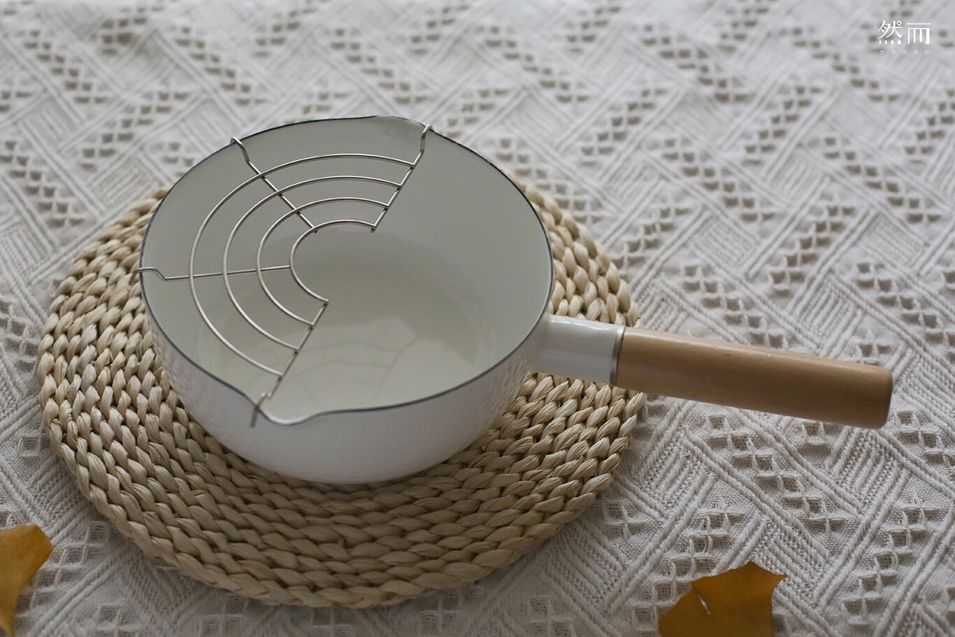 搪瓷奶锅煮牛奶神器日式搪瓷雪平锅带盖18cm加厚煮面汤锅珐琅小奶锅