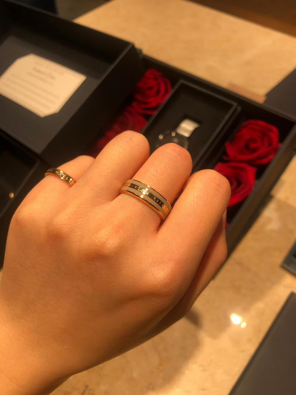 dw戒指旗舰好物dw戒指男女新品陶瓷款简约情侣对戒玫瑰金陶瓷白52
