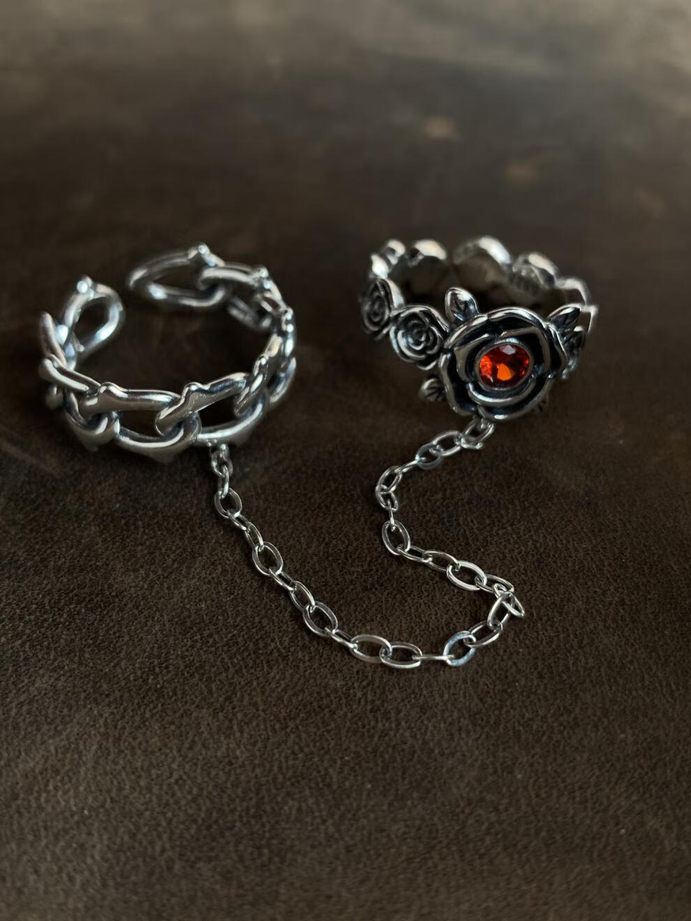 荆棘玫瑰戒指小宝s925纯银复古红锆玫瑰花荆棘链条开口戒指女小众设计