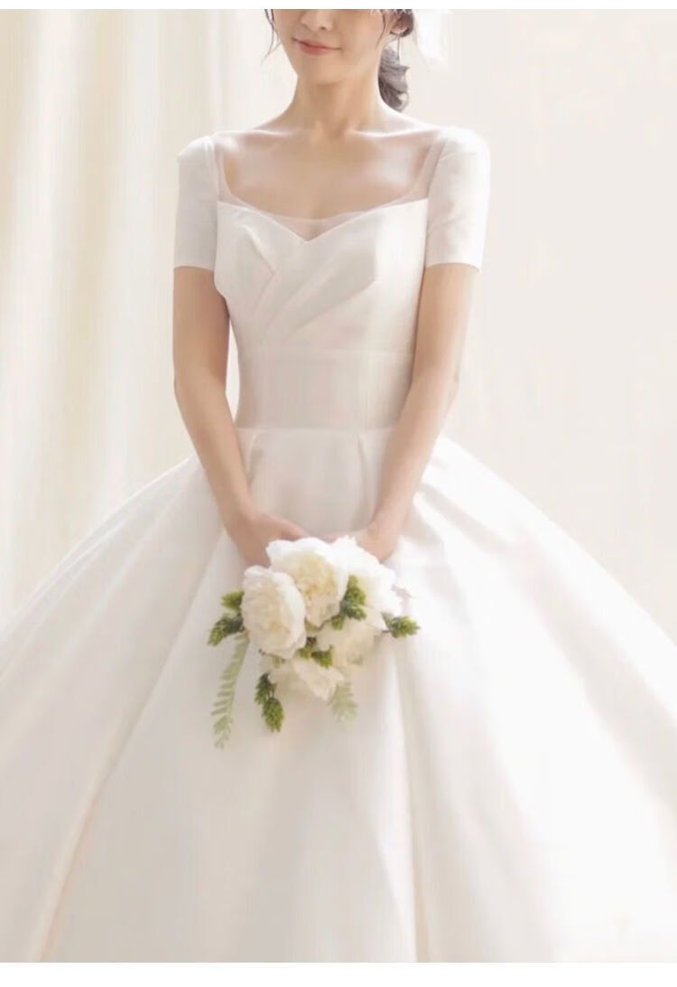 cken婚纱礼服新款新娘结婚缎面齐地主婚纱简约短袖深v显瘦款白色齐地