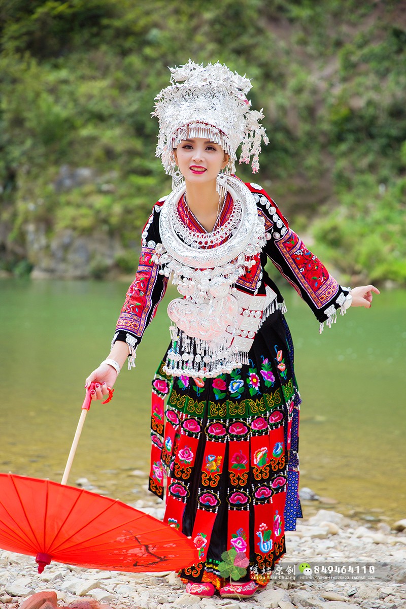 少数民族服装女设计感贵州少数民族风服装女新款苗族盛装礼服新娘敬酒