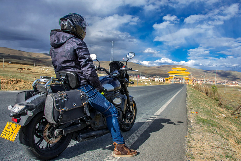 cc双缸电喷水冷机车摩旅车可上牌磨砂黑隆鑫500cc双缸水冷电喷带abs