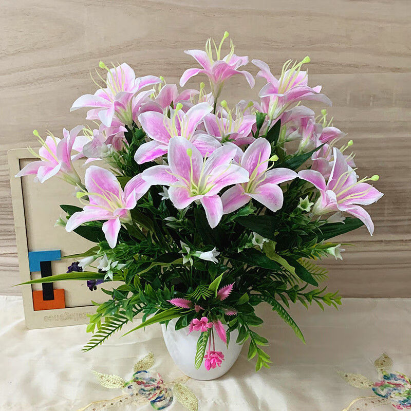 精选现发新品仿真花经典百合花假花花花盆客厅家居餐桌摆件装饰花单枝