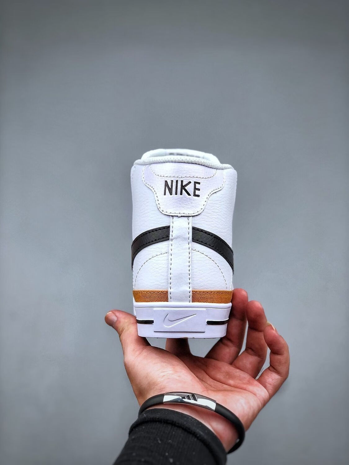 秋冬开拓者高帮热卖双勾帆布鞋涂鸦米黄时尚男女情侣百搭休闲鞋 42.