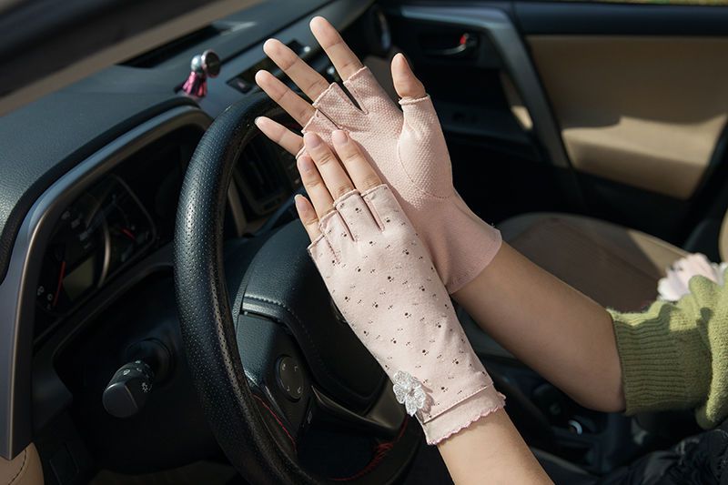 手套薄款女新款女士夏天防晒手套防滑透气时尚大方短款薄款花蝶紫色