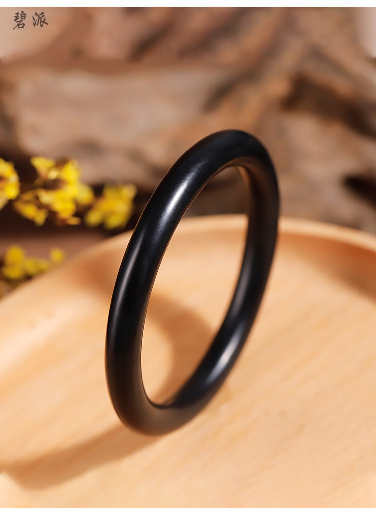 碧派满庭芳和田玉墨玉手镯天然老料一细料纯黑聚墨圆条手镯收藏级圈口