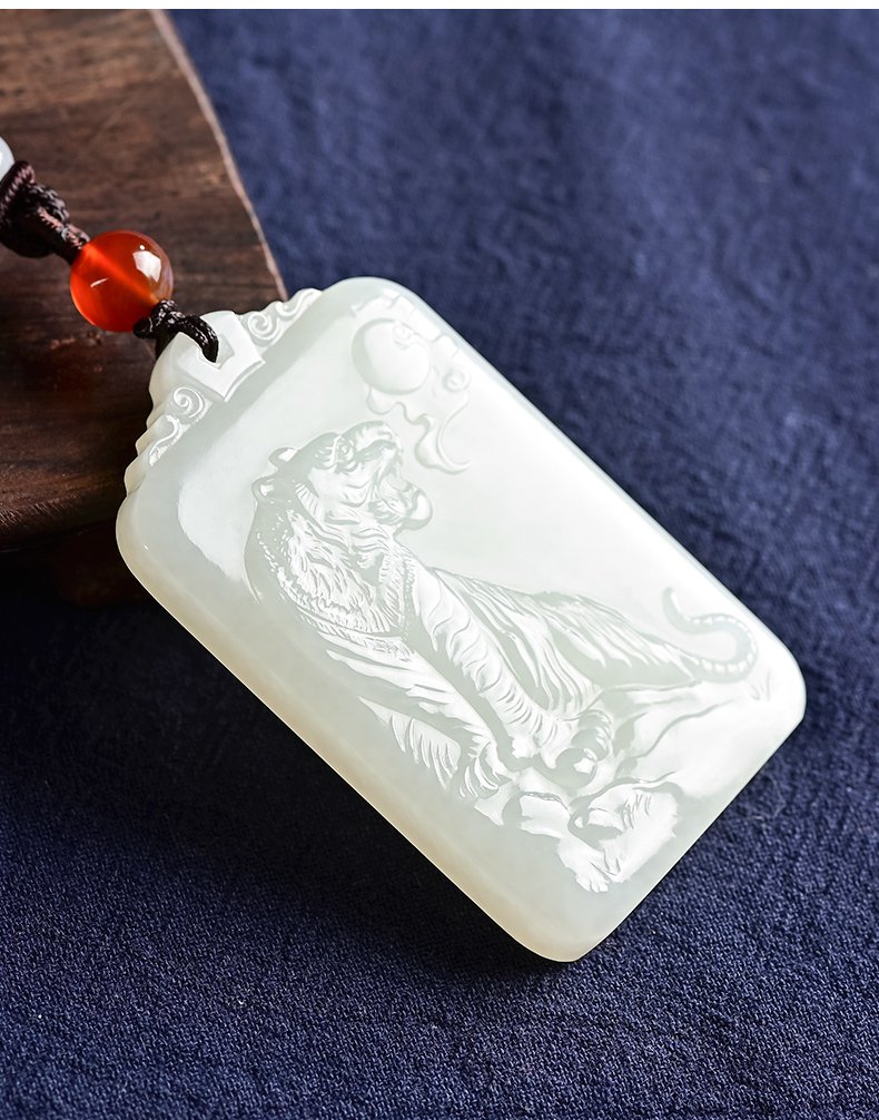 源庆周和田玉吊坠新疆和田玉白玉生肖属虎玉吊坠挂件上山虎玉佩男款