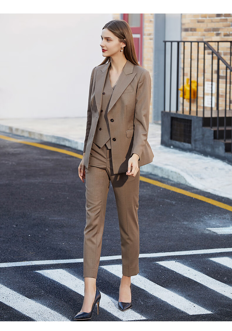 ad时尚驼色西装套装女秋季新款双排扣职业女装气质西服马甲正装西装