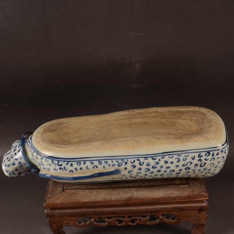 青花陶瓷枕头大清康熙年制手绘青花人物纹枕头一个厂货陶瓷精品古玩