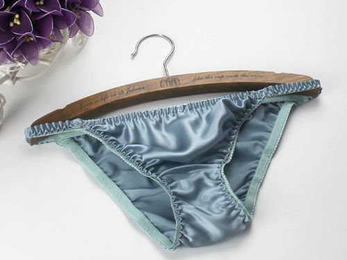 时尚高叉内裤 蚕丝低腰三角裤纯女内裤t裤透气丝滑润肤 白色 m