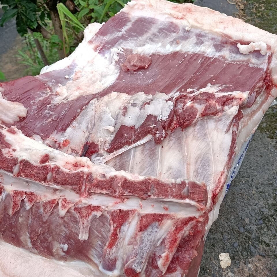 贵州农村本地猪肉现杀新鲜带骨后腿肉五花肉肋条肉喂熟食猪肉五花肉5