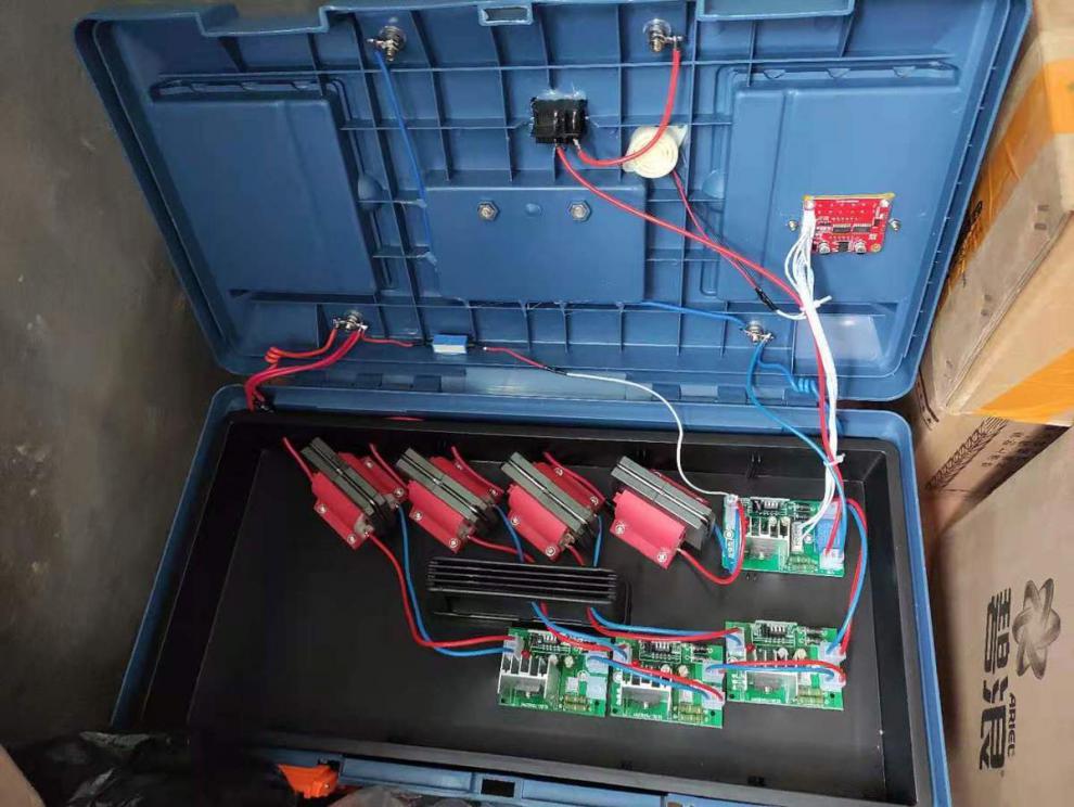 野外高压捕鼠器大功率电猫12伏直流灭鼠器自动捉捕老鼠神器手机报警器