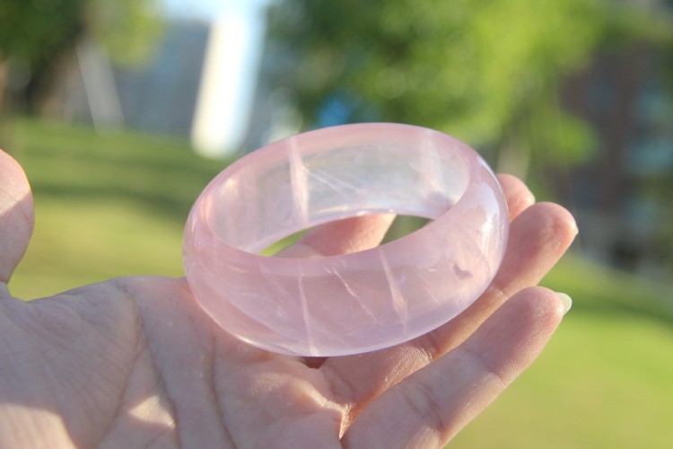 爱优美 天然冰种粉晶手镯 粉色冰花芙蓉石马粉镯子 莫桑比克冰透粉