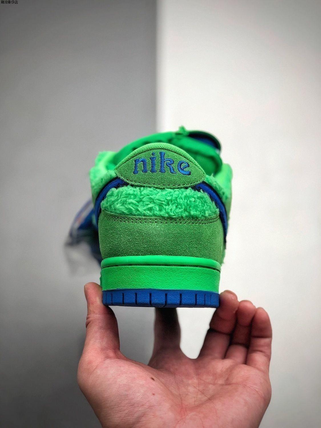 2021秋冬新款sb dunk low跳舞小熊联名毛绒男女情侣运动低帮板鞋 黄色