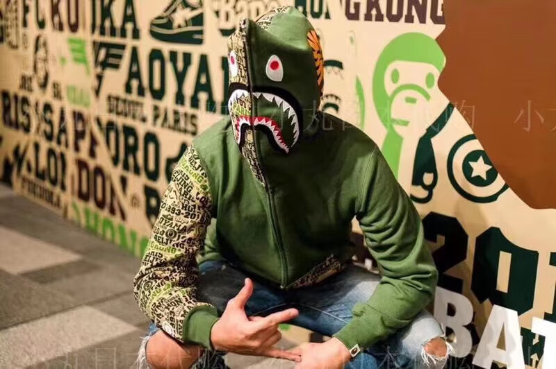 ae鲨鱼外套 日本潮牌bape迷彩拼接限定款鲨鱼连帽卫衣男女款嘻哈拉链