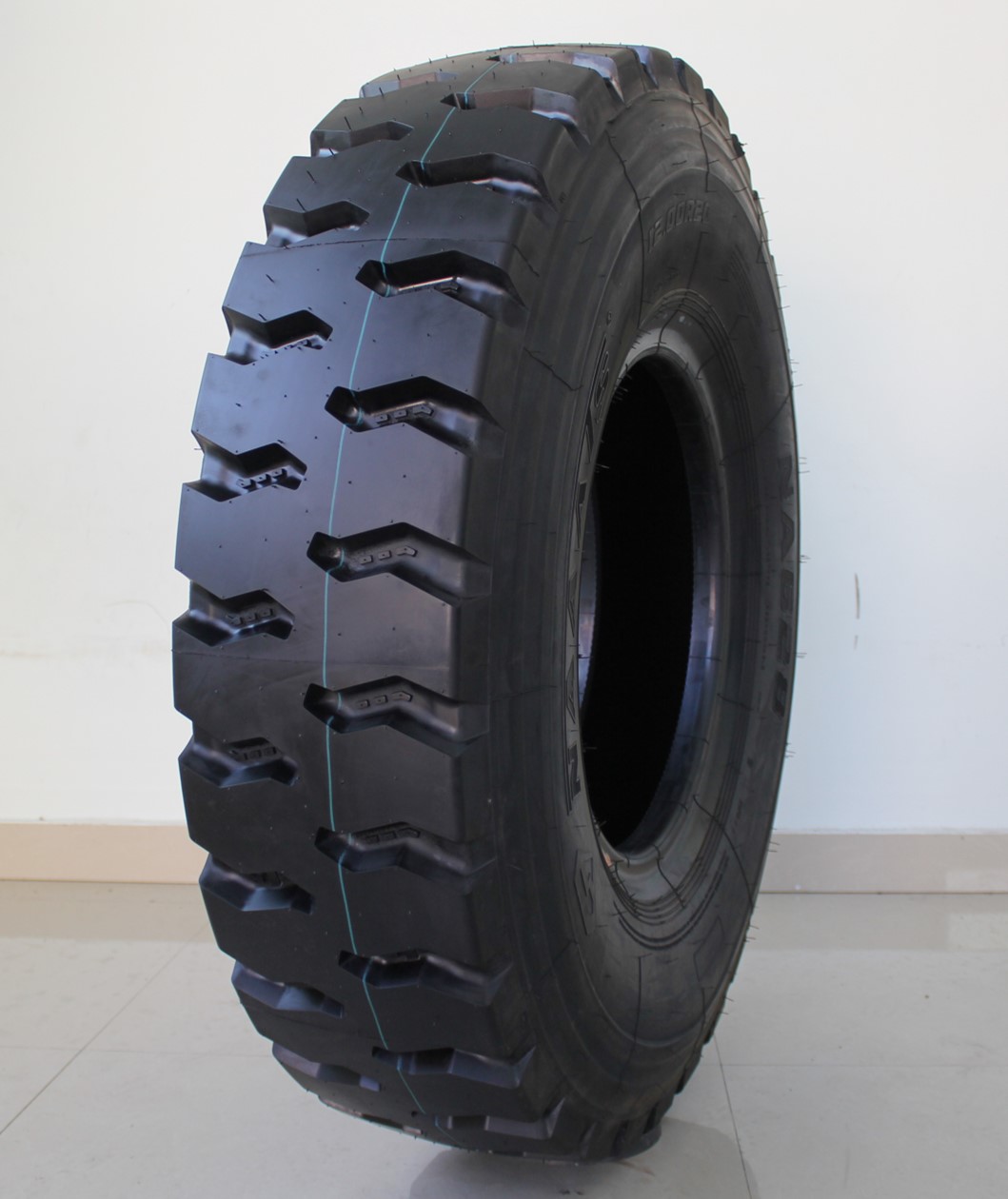 5全钢丝货车矿山轮胎 其他颜色 900r20菱形